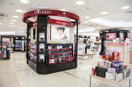 Торговый остров "Shiseido"